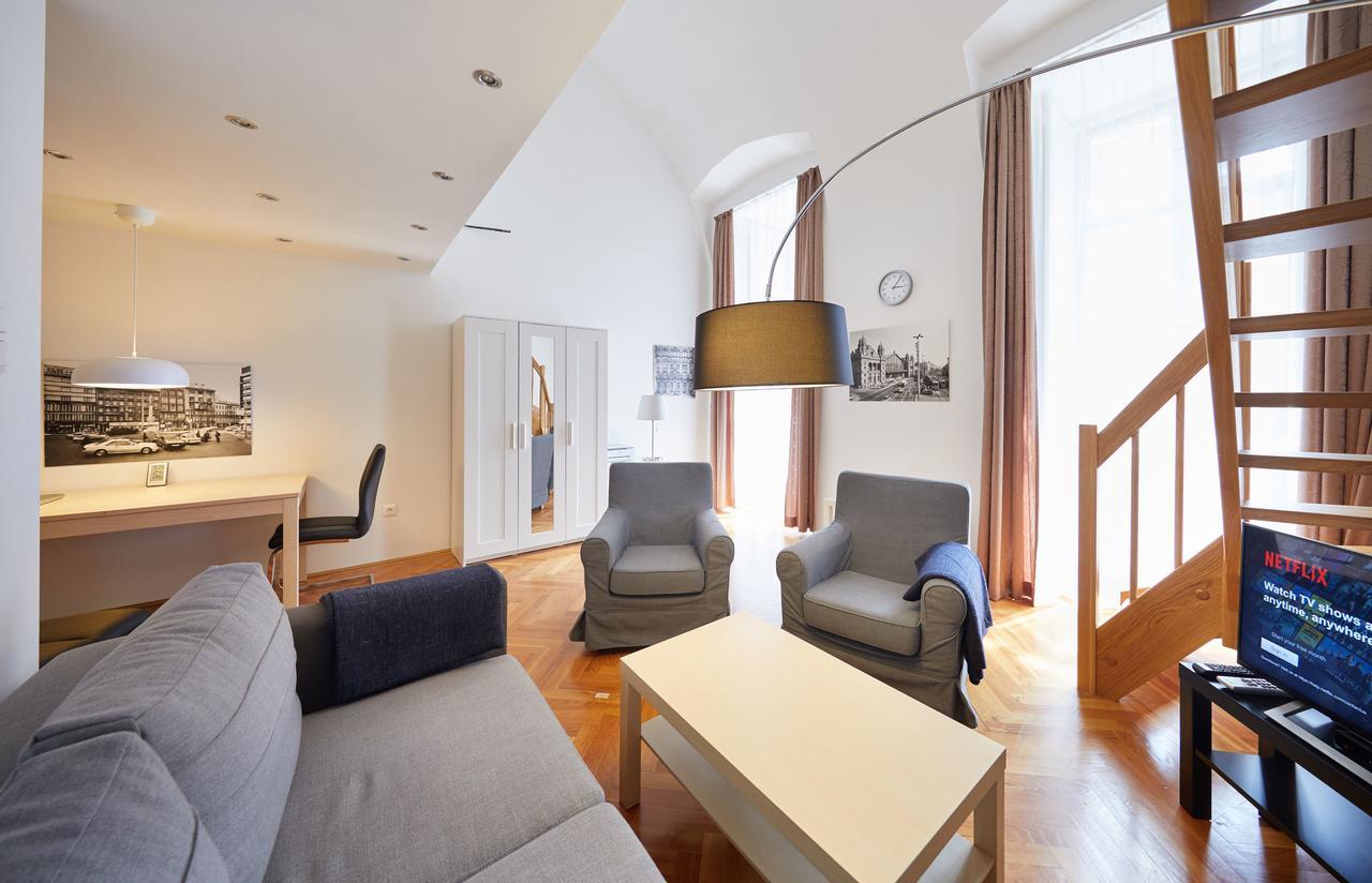 Oktogon Apartment *